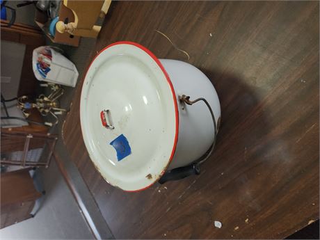 Porcelain Pot