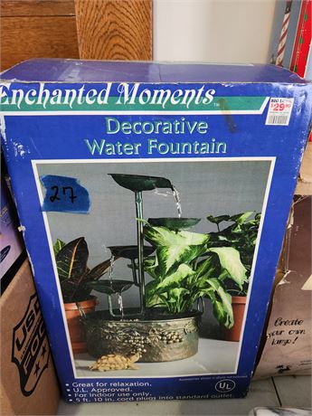 Decorative water fountain
