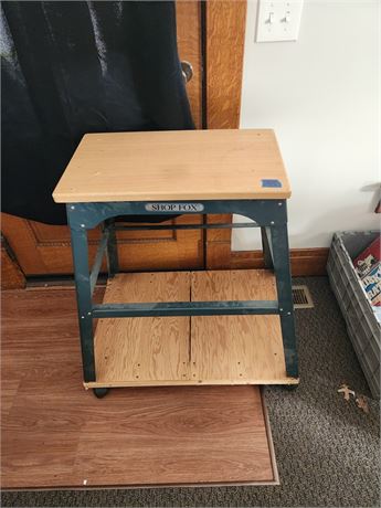 Shop Fox table on wheels