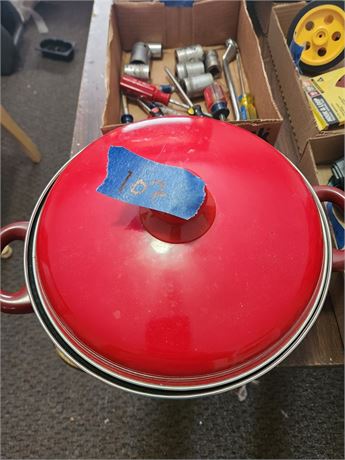 Mini slow cooker and non stick pan