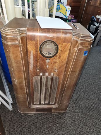 Vintage Philco Radio 37-650