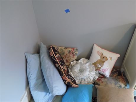 Misc. Decor - Pillows