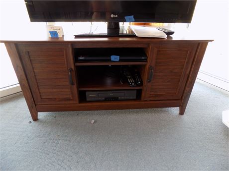 Furniture Wood TV Stand/ Entertainment Center