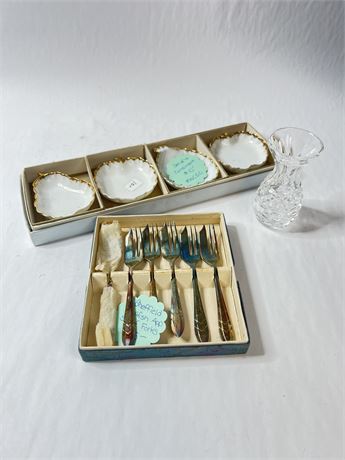 Condiment Trays and Shellfish Appetizer Forks with Small Vase