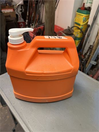 One gallon gojo cleaner