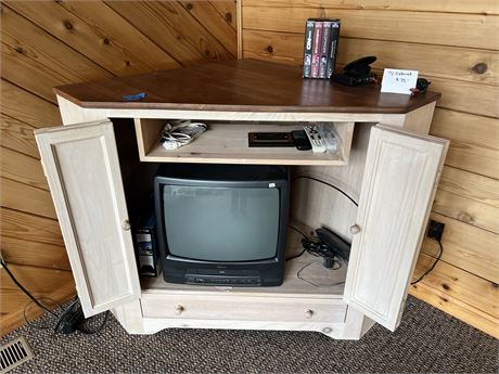 Corner TV Cabinet with TV