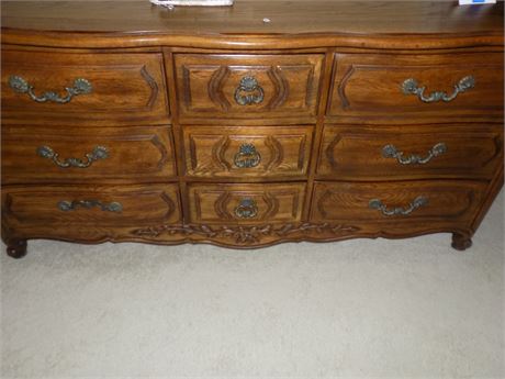 Dresser, Thomasville