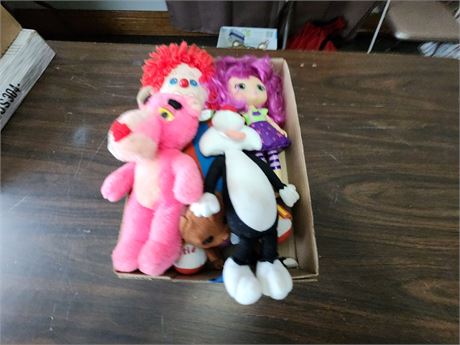 Flat of Dolls