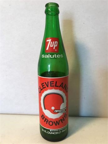 1974 Cleveland Browns 7UP Bottle