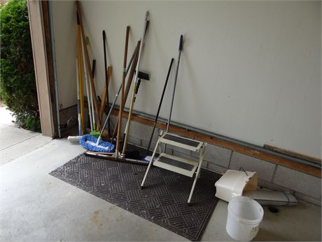 Clean out corner