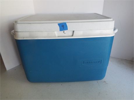 Rubbermaid Cooler