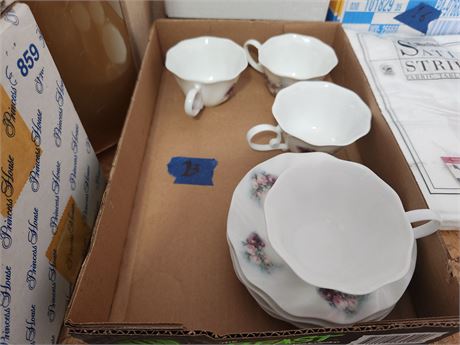 Faust Heirloom set of 4 cups & saucers