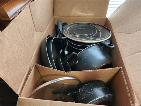 Older Set of Tfall Pans