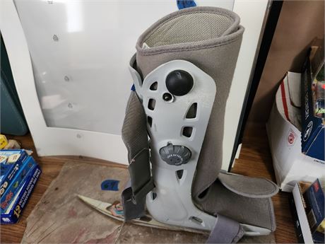 Large Walking Boot