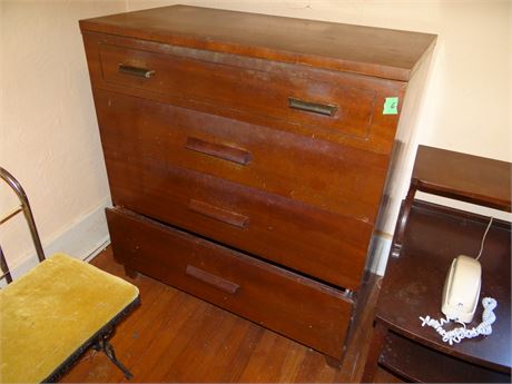 Dresser