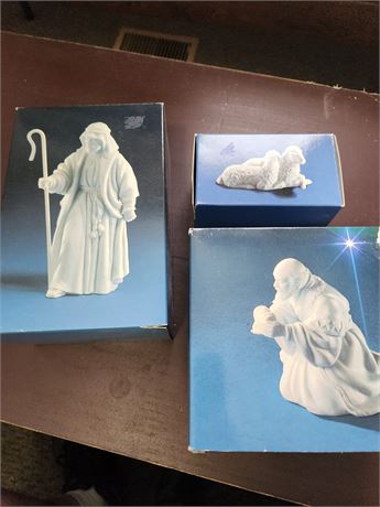 3 Avon Nativity Pieces