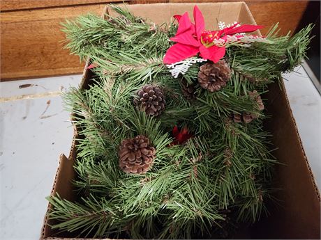 5 Christmas Wreaths & Plastic Candles