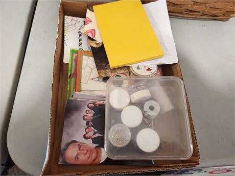 Cards, Paper, Small Eyelets