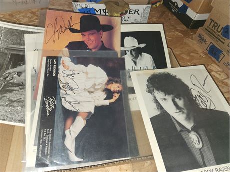 Autograph Pictures of Country Singers