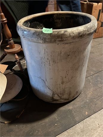 Crock with a crack