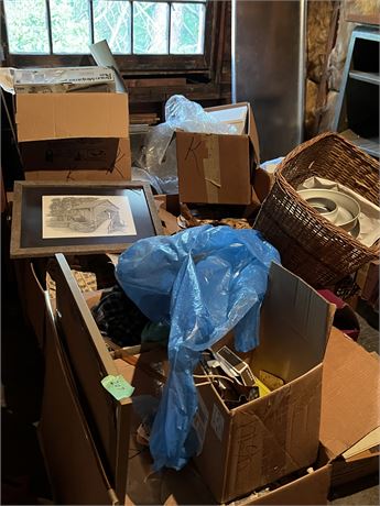 Large Clean Out = Lots of Kitchen Items