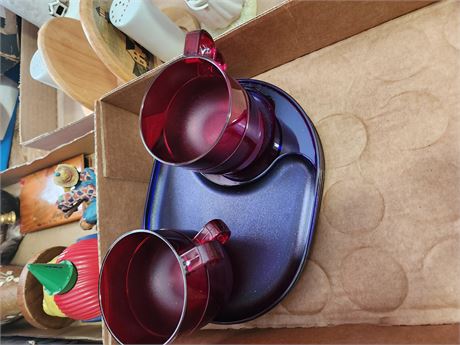Tupperware Plastic Plates & Cups