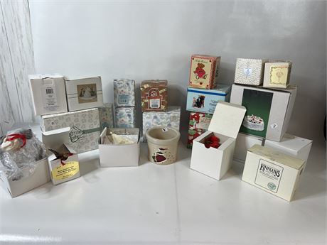 Figurines