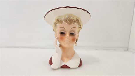 1950's Napco Ceramic Lady Head vase. Missing 1 Ear Ring