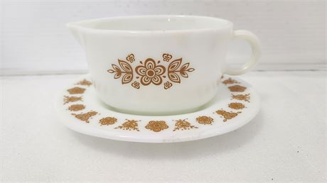 Pyrex Butterfly Gold gravy boat & Saucer