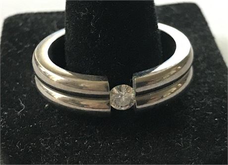 Stamped K&G Moiss/Titanium Size 9 Ring
