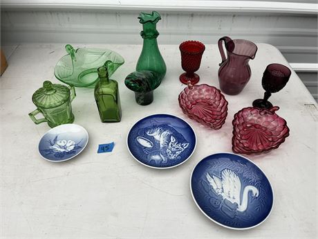 Red Glass, Plates, Green Glass