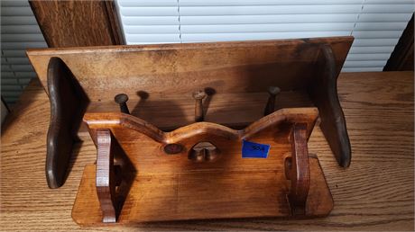 2 Small shelves