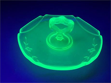 Green Glass Center Handle Tray Plate