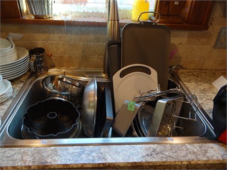 Bakeware Kitchen Items Sink