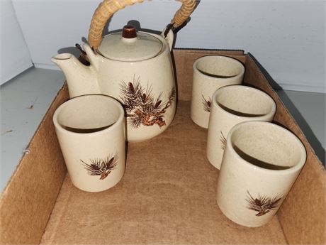 Korean Tea Pot & 4 Cups