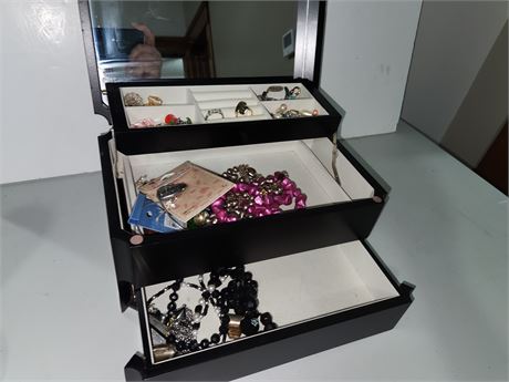 Jewelry Box With Jewelry