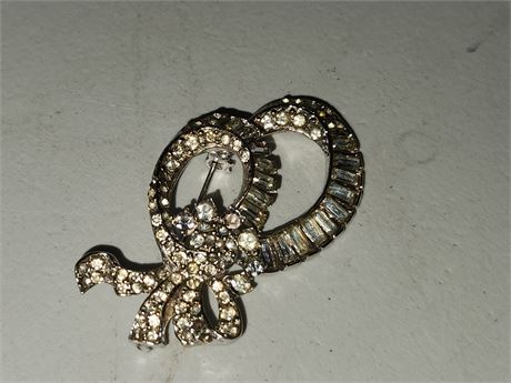 Ribbon Brooch