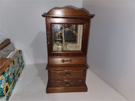 Jewelry Box With Jewelry