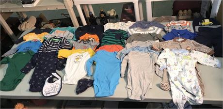 Table of Kids Clothes (0-6months)