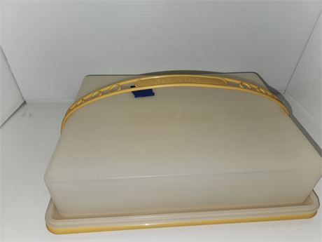 Tupperware Cake Pan With Handle