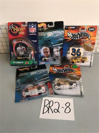 5 Hot Wheels Cars