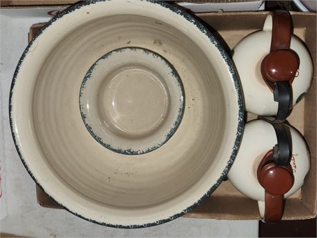 2 Home & Garden Party Bowls