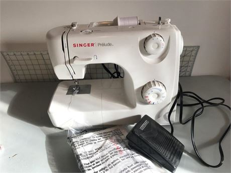 Singer Sewing Machine (#1)
