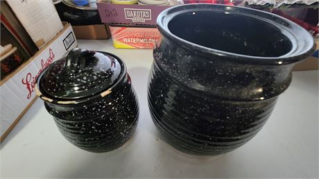 2 Pottery Pots