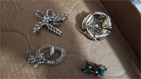 Lot Of 3 Pins & 1 Pair Of Clip On earrings