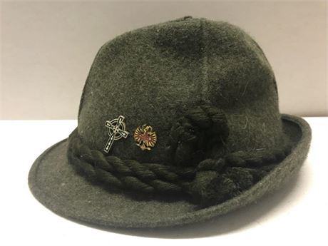 Tardus Hat & Irish Pins