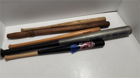 Lot Of Baseball bats