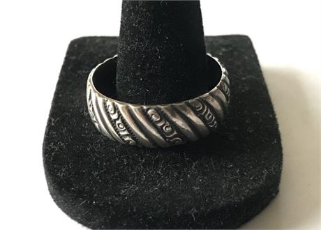 Unmarked Sized 10.75 Ring