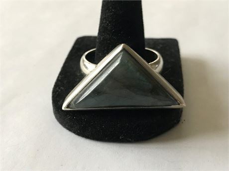 Unmarked Triangle Ring Size 11
