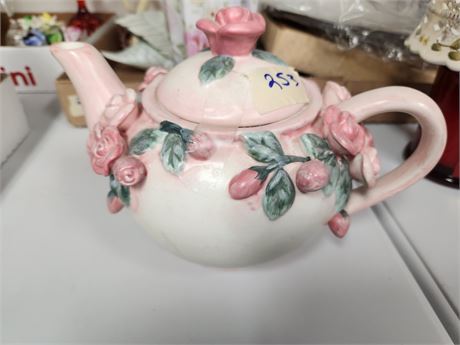 2005 Burton & Burton Tea Pot